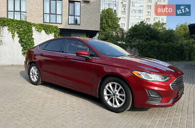 Седан Ford Fusion 2019 в 