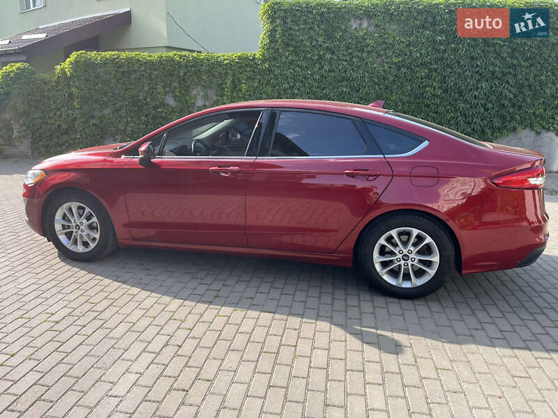 Седан Ford Fusion 2019 в Рівному