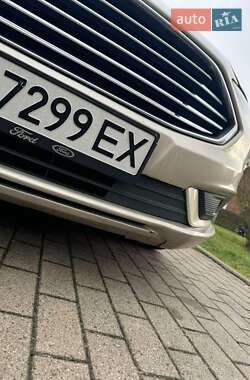 Седан Ford Fusion 2017 в 