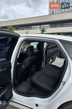Седан Ford Fusion 2016 в 