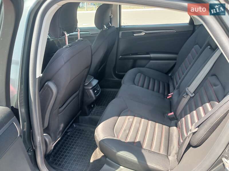 Седан Ford Fusion 2014 в Одесі