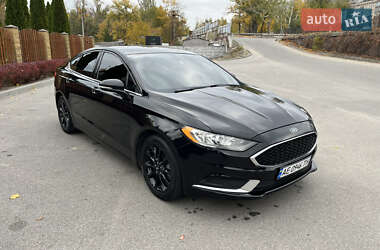 Седан Ford Fusion 2017 в 