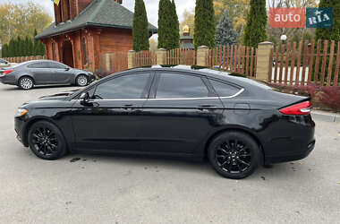 Седан Ford Fusion 2017 в 