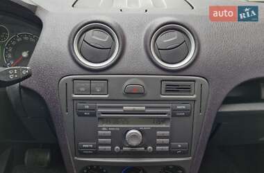 Хэтчбек Ford Fusion 2008 в 