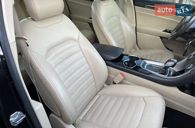 Седан Ford Fusion 2013 в 