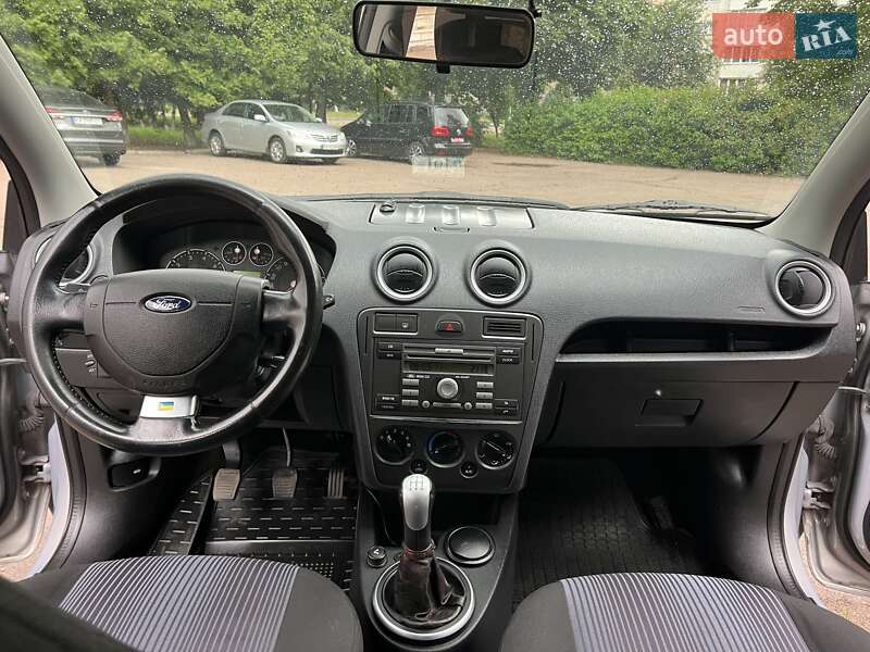 Хетчбек Ford Fusion 2011 в Ніжині