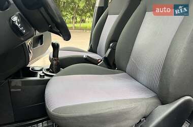 Хэтчбек Ford Fusion 2011 в 