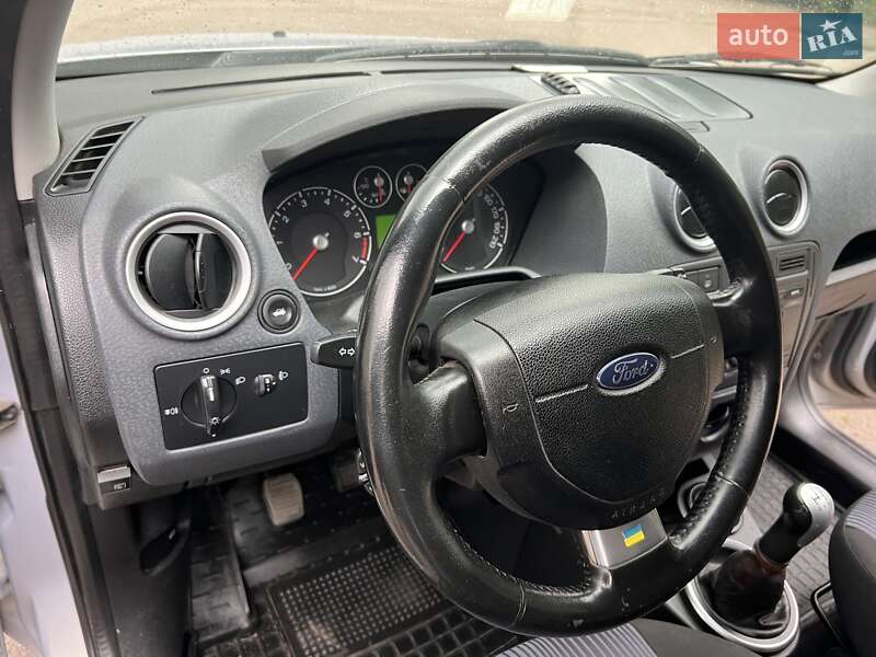 Хетчбек Ford Fusion 2011 в Ніжині