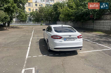 Седан Ford Fusion 2014 в 