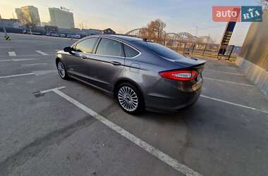 Седан Ford Fusion 2013 в 
