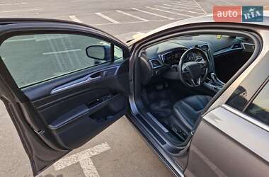 Седан Ford Fusion 2013 в 