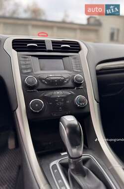 Седан Ford Fusion 2014 в 