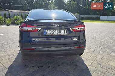 Седан Ford Fusion 2020 в 