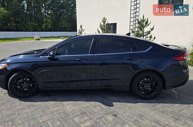 Седан Ford Fusion 2020 в 