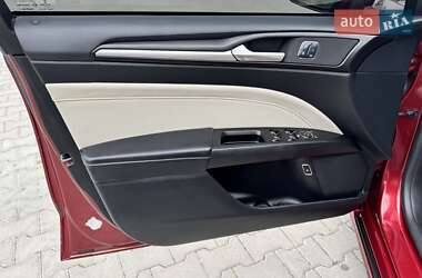Седан Ford Fusion 2017 в 