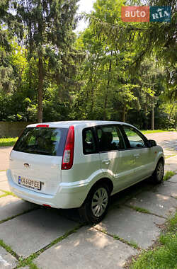 Хэтчбек Ford Fusion 2010 в 