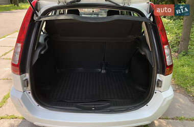 Хэтчбек Ford Fusion 2010 в 