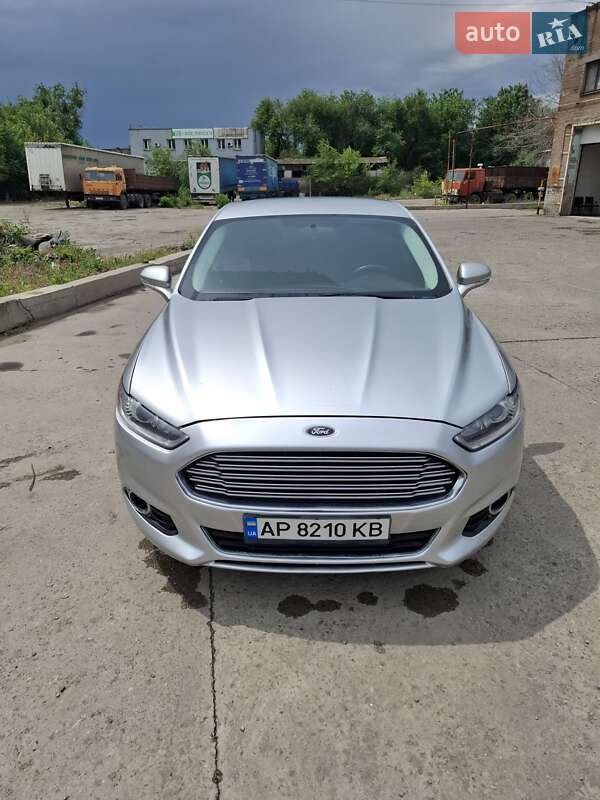 Седан Ford Fusion 2016 в 