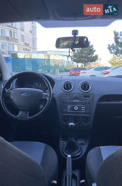 Хэтчбек Ford Fusion 2008 в 