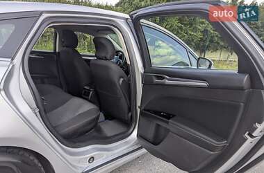 Седан Ford Fusion 2015 в 