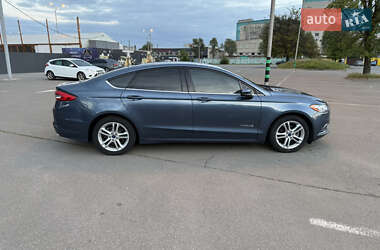 Седан Ford Fusion 2018 в 