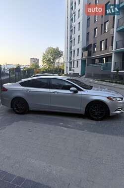 Седан Ford Fusion 2017 в 