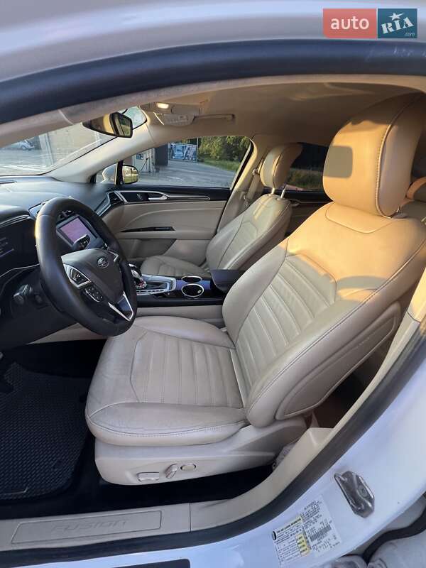 Седан Ford Fusion 2012 в Львове