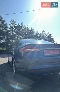Седан Ford Fusion 2018 в 