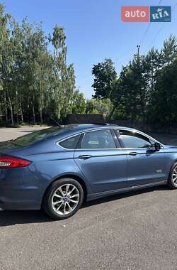 Седан Ford Fusion 2018 в 