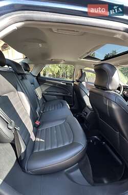 Седан Ford Fusion 2018 в 