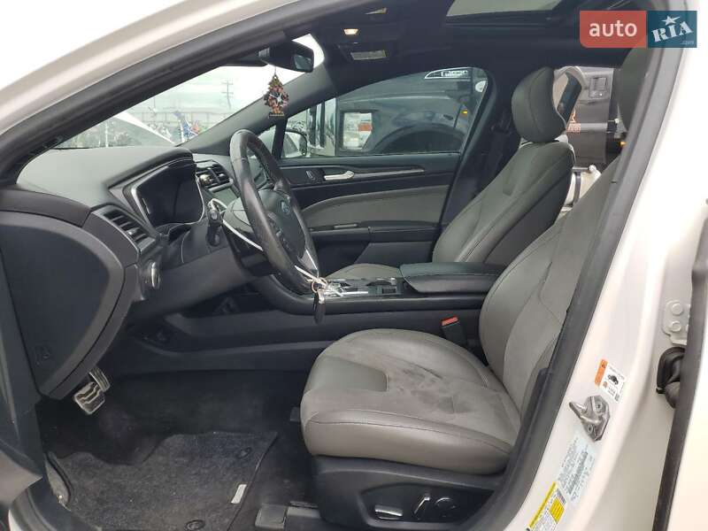 Седан Ford Fusion 2018 в Львове