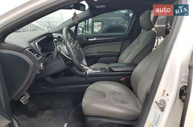 Седан Ford Fusion 2018 в 