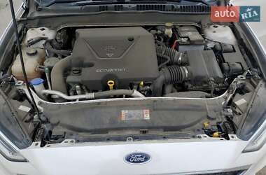 Седан Ford Fusion 2018 в 