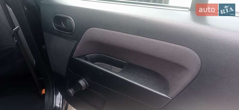 Хэтчбек Ford Fusion 2007 в Виннице фото 11 Хэтчбек Ford Fusion 2007 в Виннице