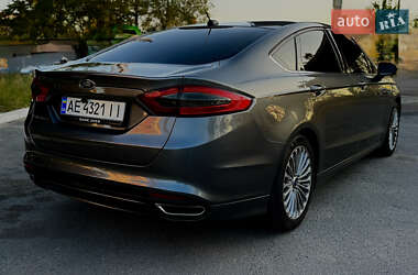 Седан Ford Fusion 2013 в 