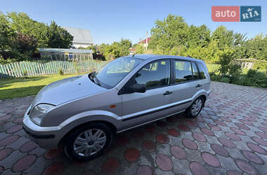 Хэтчбек Ford Fusion 2003 в 