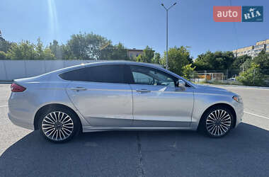 Седан Ford Fusion 2017 в 
