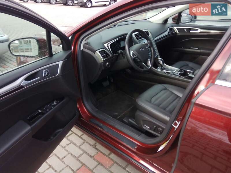 Седан Ford Fusion 2016 в Чернігові