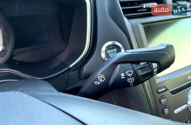 Седан Ford Fusion 2019 в 