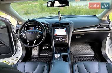 Седан Ford Fusion 2019 в 