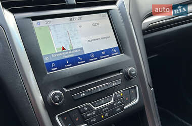 Седан Ford Fusion 2017 в 