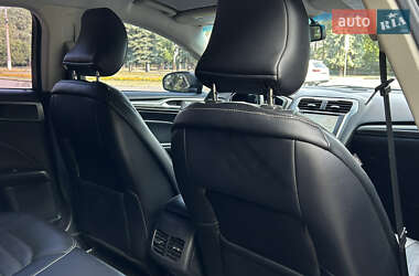 Седан Ford Fusion 2017 в 