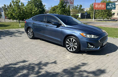Седан Ford Fusion 2019 в 