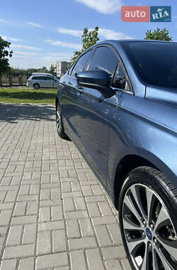Седан Ford Fusion 2019 в 