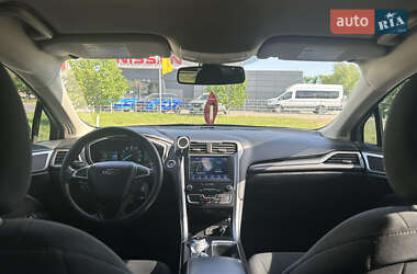 Седан Ford Fusion 2019 в 