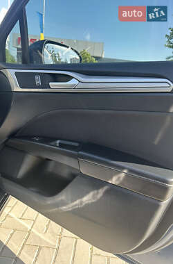 Седан Ford Fusion 2019 в 