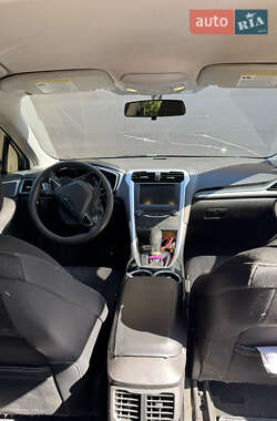 Седан Ford Fusion 2013 в 