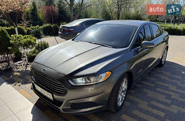 Седан Ford Fusion 2013 в 