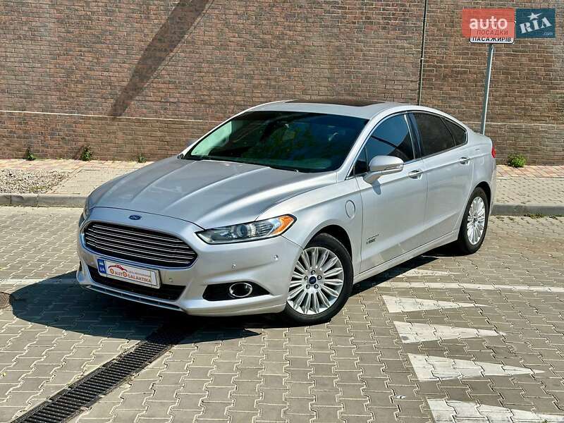 Седан Ford Fusion 2014 в 