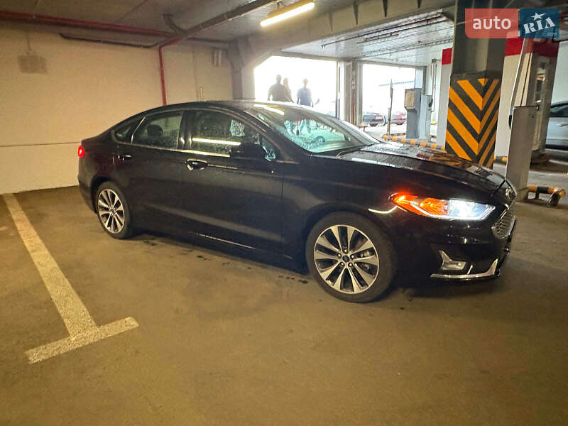 Седан Ford Fusion 2019 в Харкові